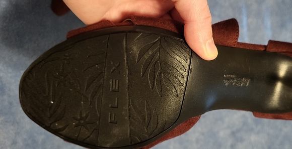 New Life Stride Mega Sandal in Pinot Noir - Picture 3 of 6